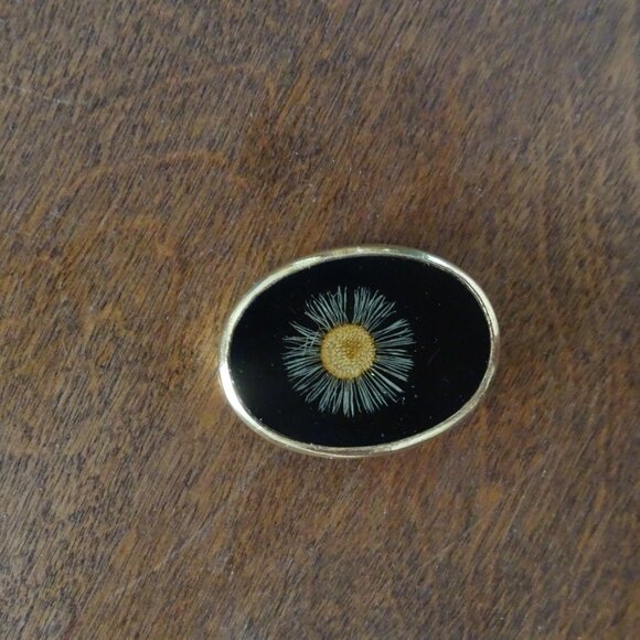 Pressed Flower Brooch Made in Switzerland - Picture 3 of 5